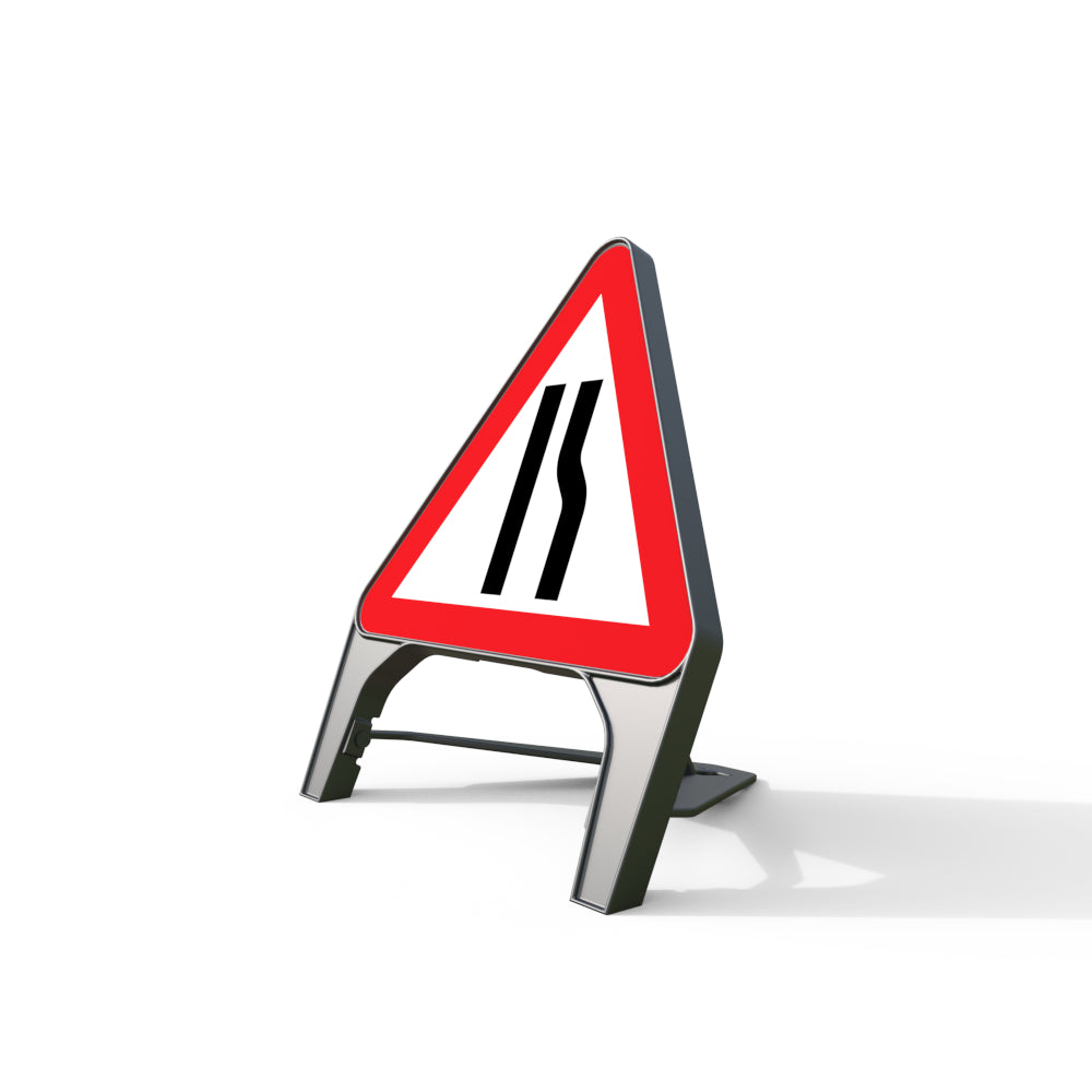 Melba Q-Sign - Road Narrows Right - 750mm